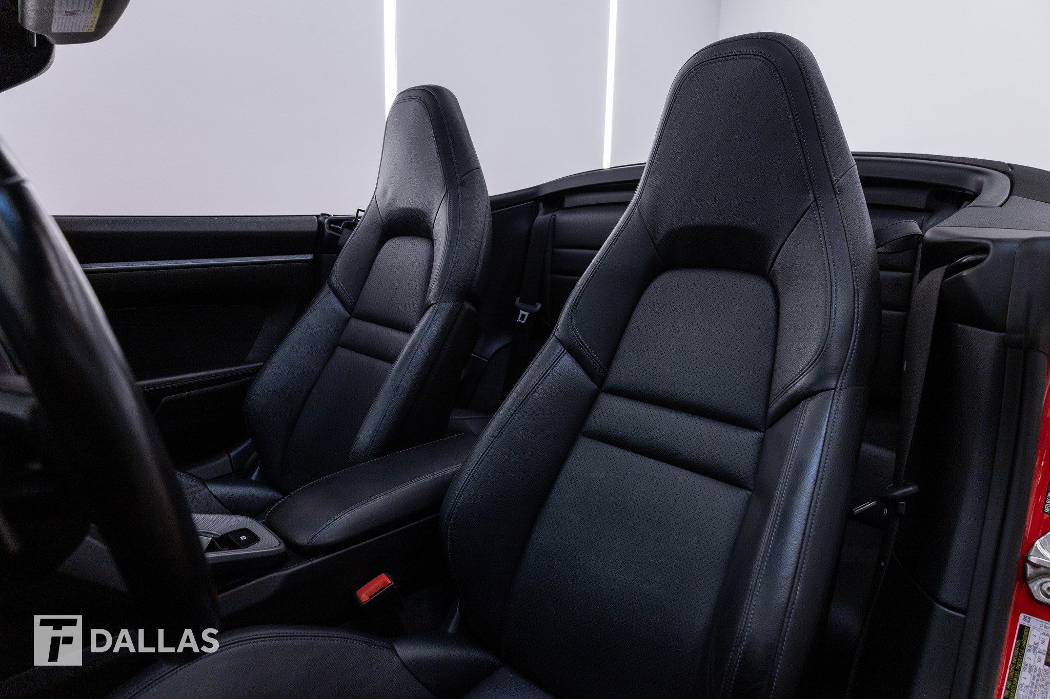 Used 2022 Porsche 911 Carrera image 3