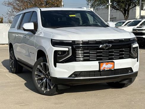 New 2026 Chevrolet Suburban High Country image 2