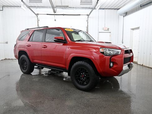 Used 2019 Toyota 4Runner TRD Off-Road Premium image 2