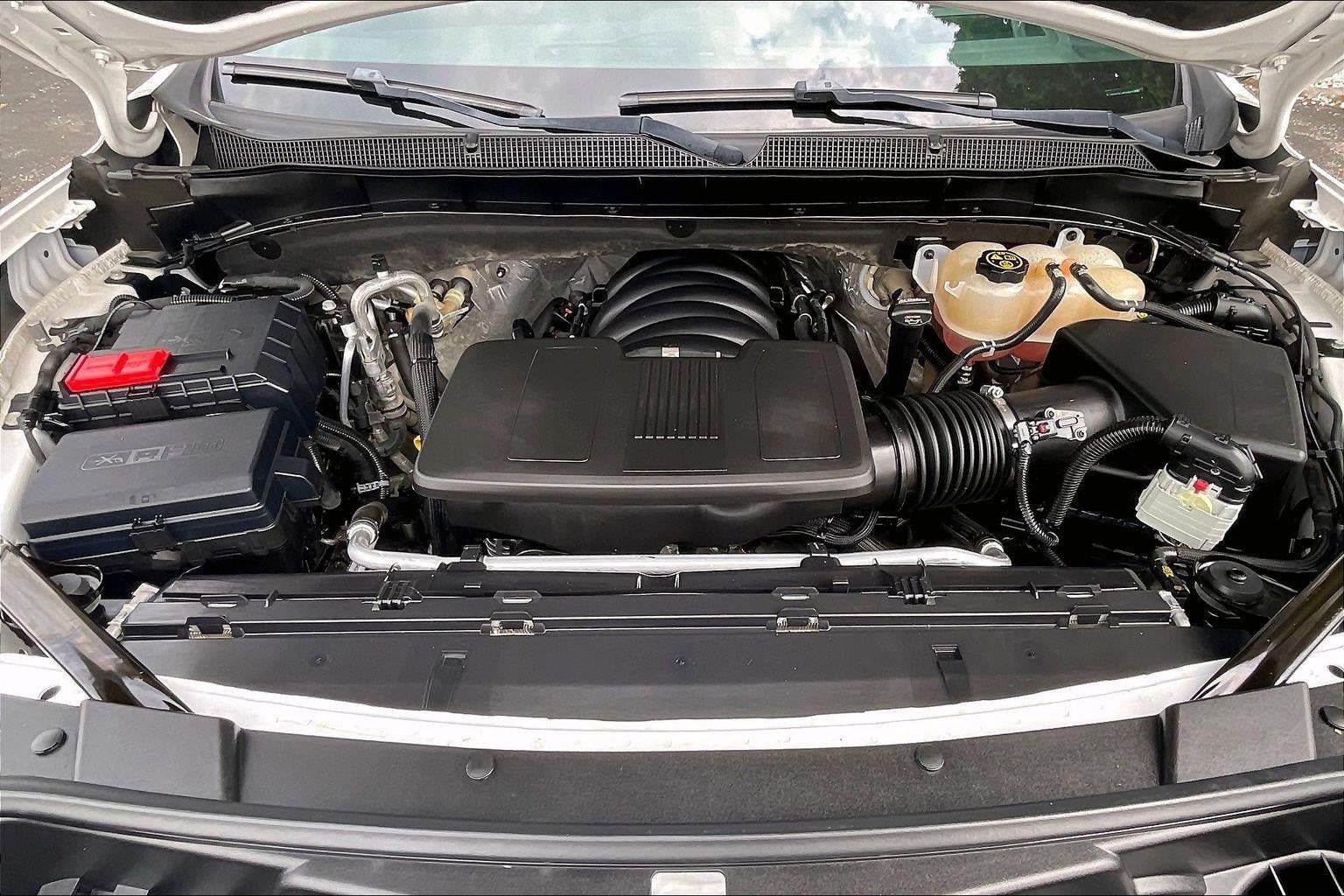 Used 2023 Chevrolet Suburban High Country w/ Premium Package AWD/4WD image 9