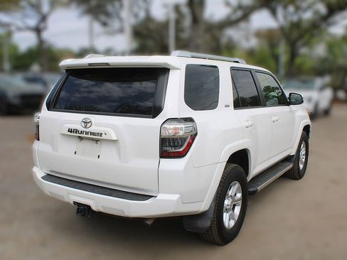 Used 2018 Toyota 4Runner SR5 Premium image 7
