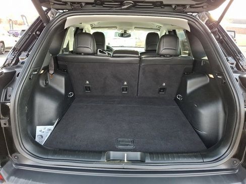 Certified 2019 Jeep Cherokee Limited image 32