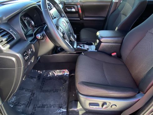 Certified 2024 Toyota 4Runner TRD Off-Road image 28