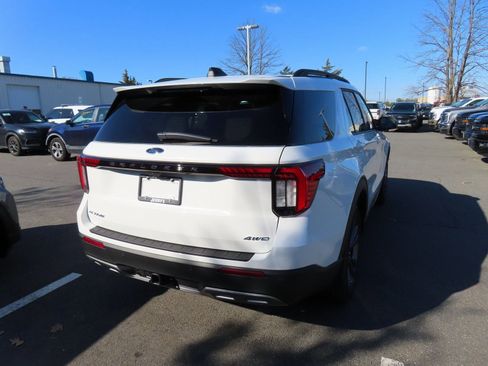 New 2026 Ford Explorer Active w/ Active Comfort Package image 4