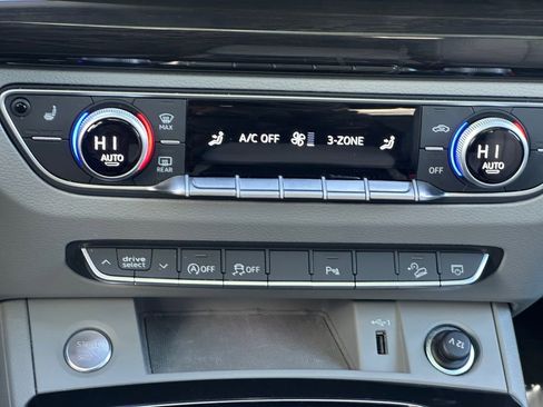 Used 2022 Audi Q5 2.0T Premium w/ Convenience Package image 16