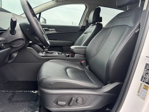 Used 2024 Kia Sportage EX AWD/4WD image 6
