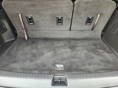 Used 2025 Chevrolet Traverse LT w/ Driver Confidence Package FWD image 33