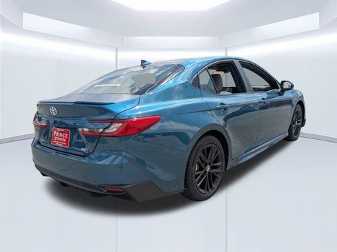 Used 2026 Toyota Camry SE FWD image 4
