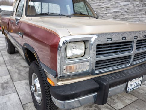 Used 1993 Dodge D/W Truck 250 image 27