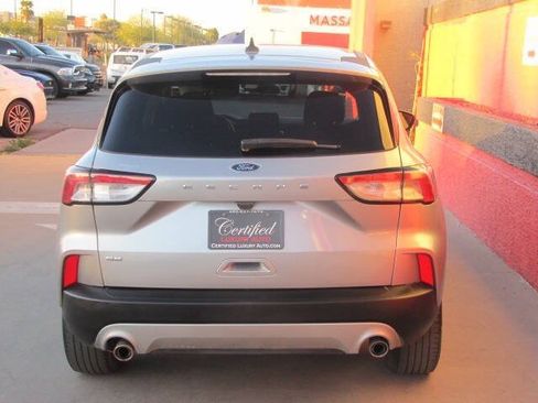 Used 2022 Ford Escape SE w/ Convenience Package FWD image 4