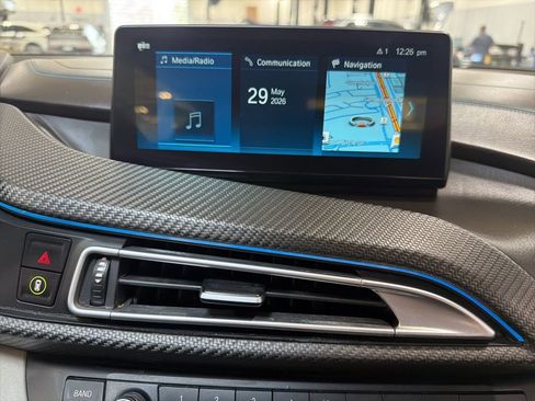 Used 2019 BMW i8 Roadster AWD/4WD image 11
