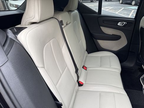 Used 2020 Volvo XC40 T5 Momentum w/ Protection Package Premier AWD/4WD image 36