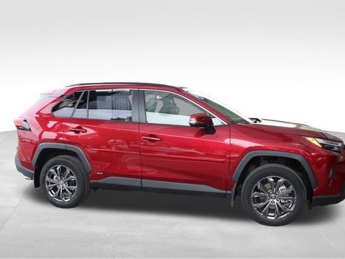 Used 2023 Toyota RAV4 XLE Premium AWD/4WD image 21