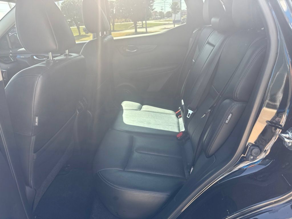 Used 2022 Nissan Rogue Sport SL AWD/4WD image 21