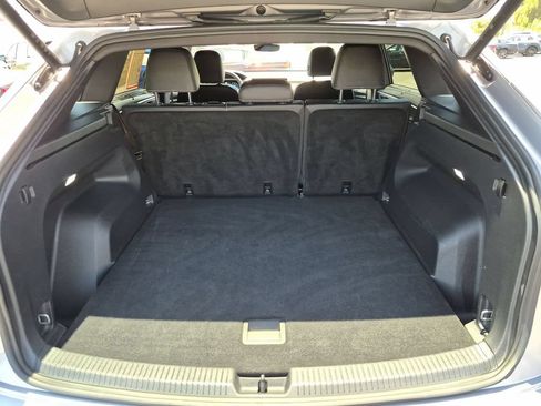 Used 2025 Volkswagen Atlas Cross Sport SE FWD image 29