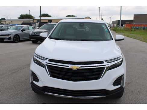Used 2023 Chevrolet Equinox LT image 3