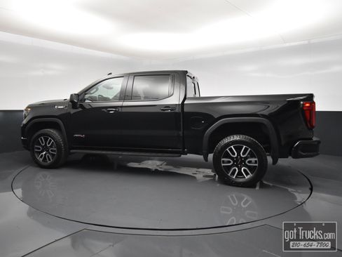 Used 2024 GMC Sierra 1500 AT4 w/ Technology Package AWD/4WD image 3