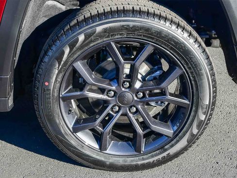 New 2025 Jeep Grand Cherokee Limited image 10