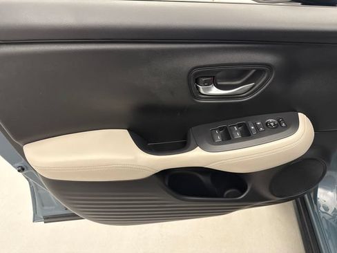 Used 2024 Honda HR-V LX image 11