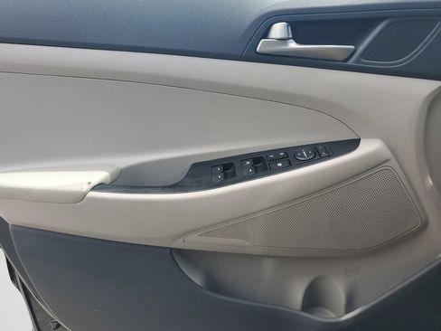 Used 2017 Hyundai Tucson SE w/ SE Popular Package 02 AWD/4WD image 18