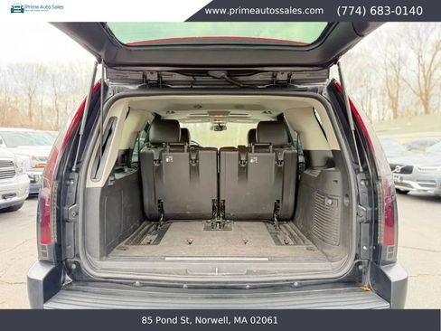 Used 2011 Cadillac Escalade AWD w/ Touring Package image 8