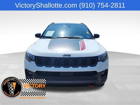 Certified 2025 Jeep Compass Trailhawk AWD/4WD image 3