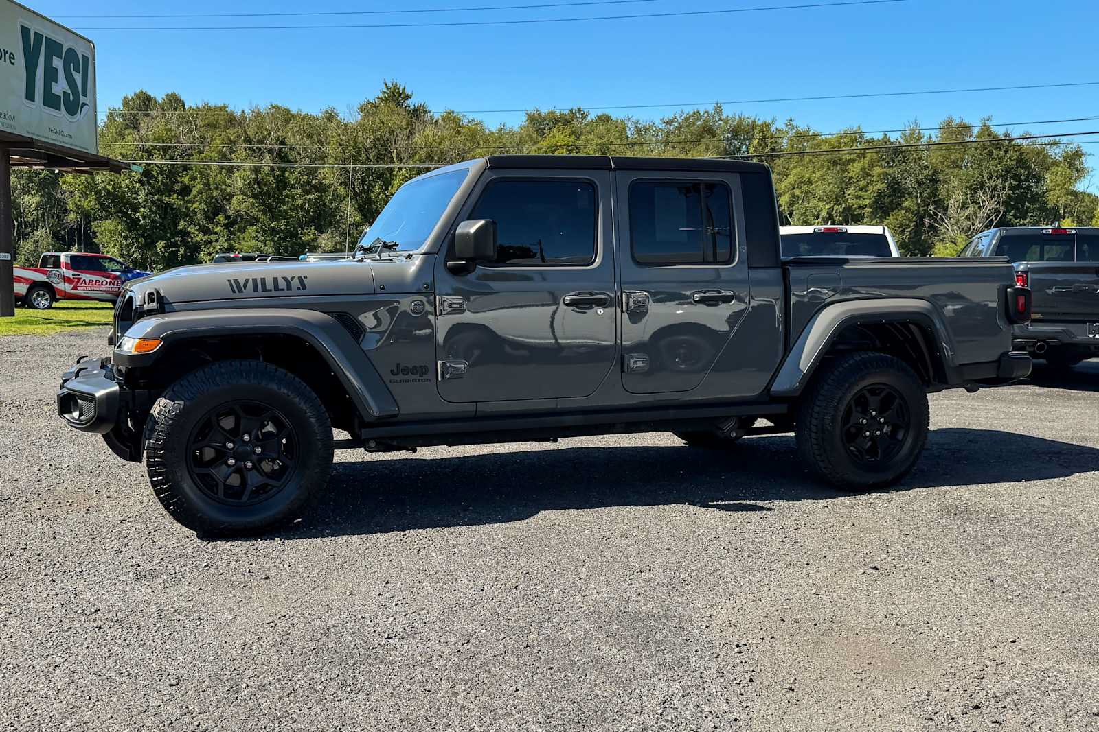 Certified 2022 Jeep Gladiator Sport AWD/4WD image 6