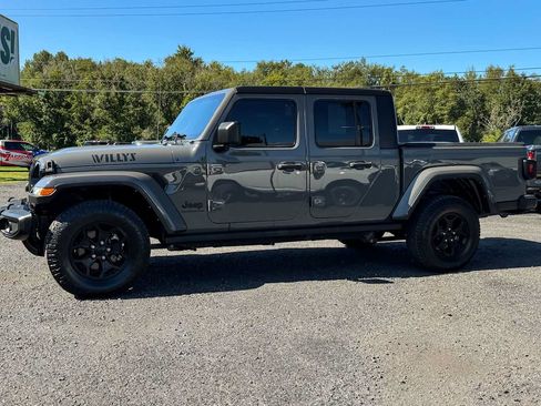 Used 2022 Jeep Gladiator Sport AWD/4WD image 6