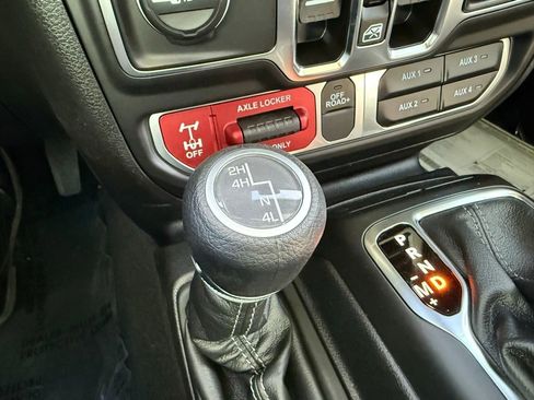 New 2025 Jeep Gladiator Mojave w/ Convenience Group image 4