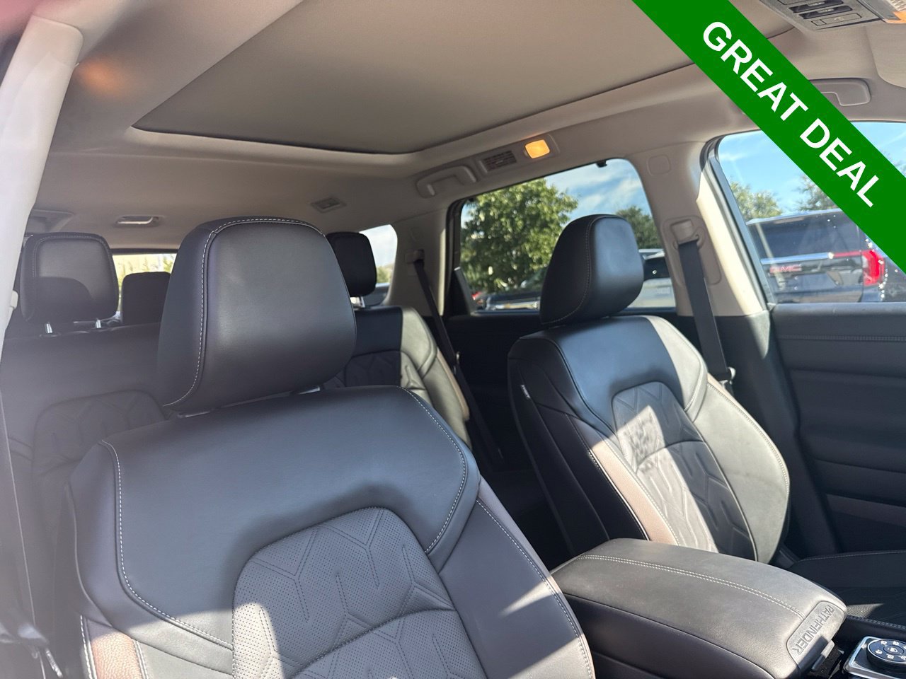 Used 2026 Nissan Pathfinder Platinum w/ Accent Package AWD/4WD image 22