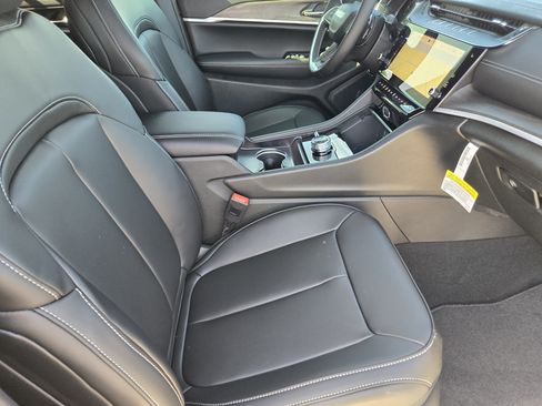 New 2026 Jeep Grand Cherokee Limited AWD/4WD image 12