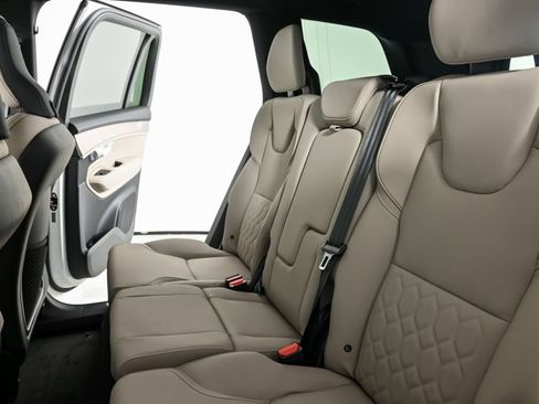 New 2026 Volvo XC90 B6 Plus w/ Protection Package Premier AWD/4WD image 21