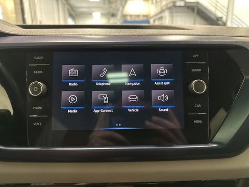 Used 2022 Volkswagen Taos SE image 21