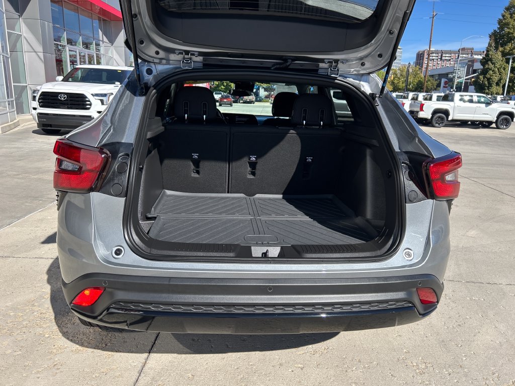 Used 2024 Chevrolet Trax RS w/ Driver Confidence Package FWD image 15