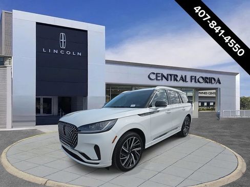 New 2025 Lincoln Aviator Black Label AWD/4WD image 8