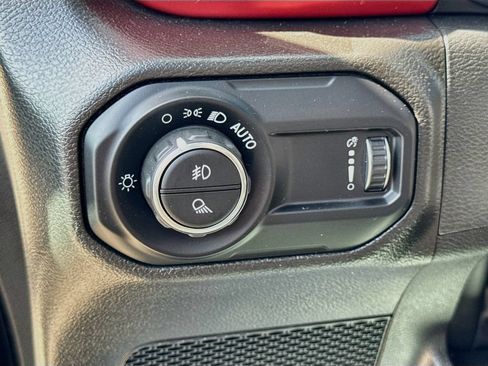 Used 2023 Jeep Gladiator Rubicon w/ LED Lighting Group AWD/4WD image 10