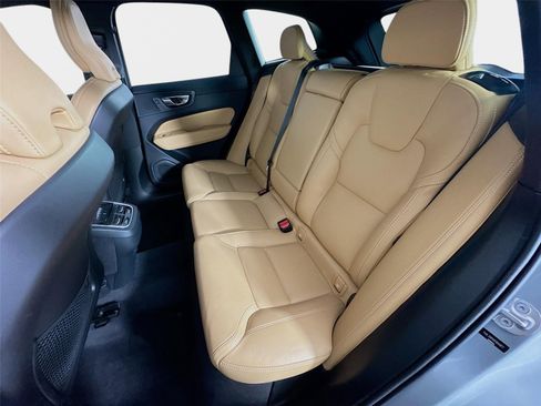 Used 2024 Volvo XC60 B5 Ultimate w/ Protection Package Premier AWD/4WD image 25