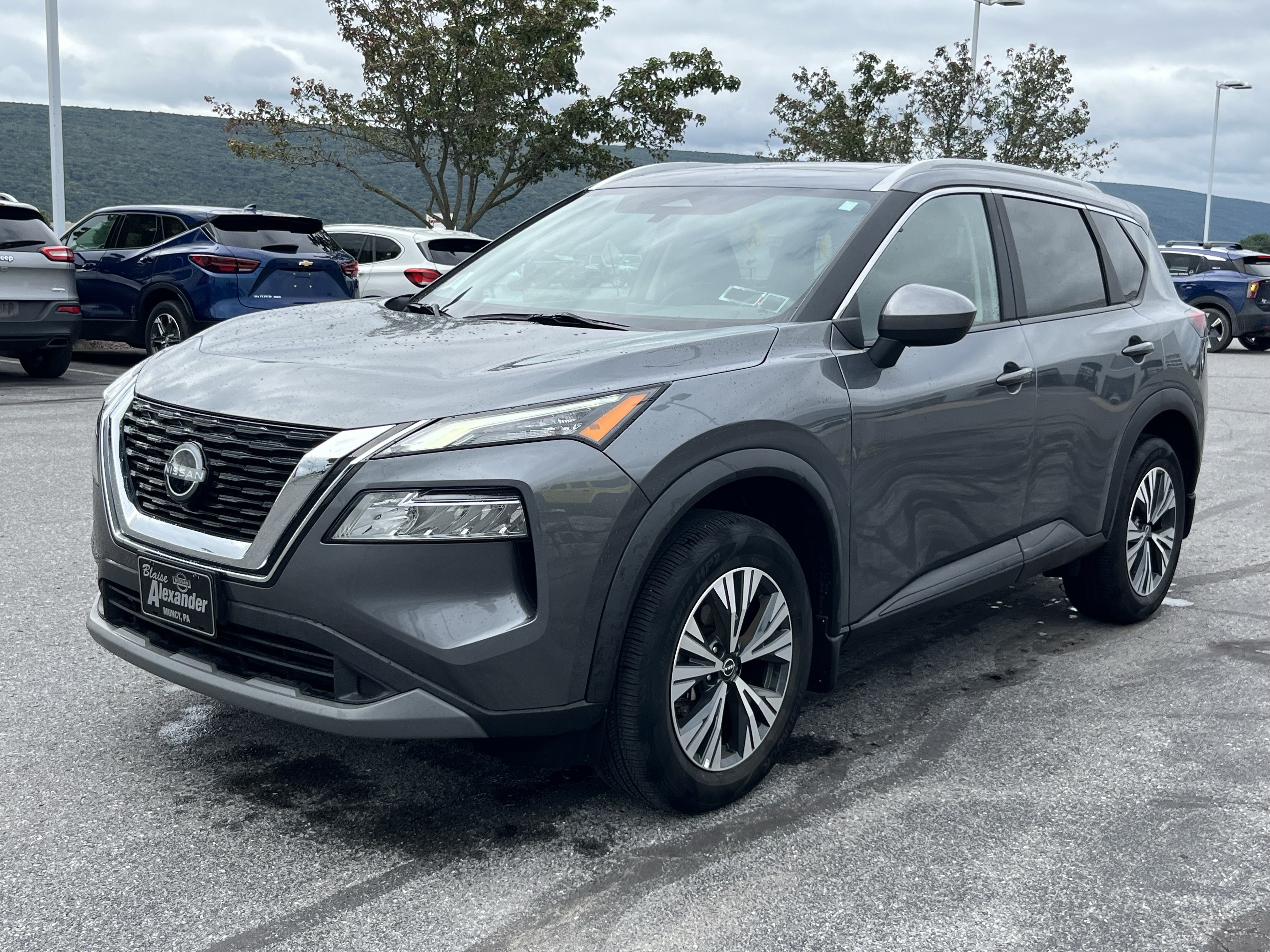 Used 2023 Nissan Rogue SV w/ SV Premium B Package AWD/4WD image 7