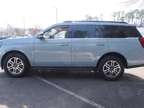 Certified 2025 Ford Expedition Active image 4