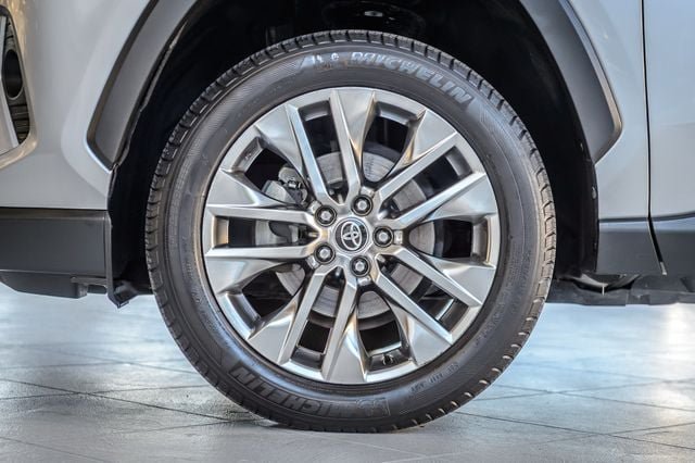 Used 2021 Toyota RAV4 XLE Premium FWD image 13