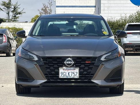 Used 2023 Nissan Altima 2.5 SR w/ SR Premium Package FWD image 9