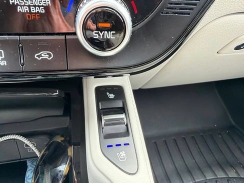 Used 2023 Kia Telluride EX w/ EX Captain's Chair Package AWD/4WD image 22