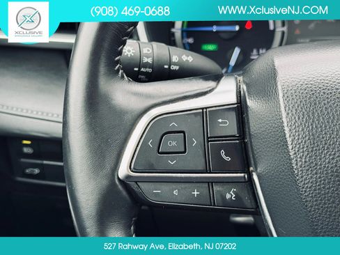 Used 2020 Toyota Highlander XLE AWD/4WD image 10