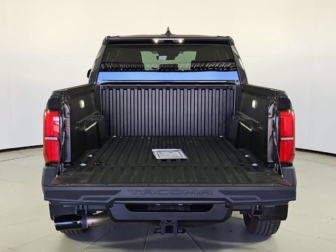 Used 2025 Toyota Tacoma SR5 AWD/4WD image 10