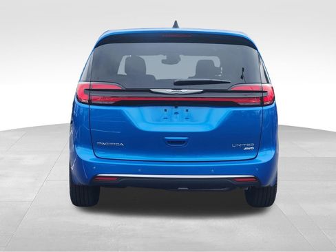 New 2026 Chrysler Pacifica Limited AWD/4WD image 5