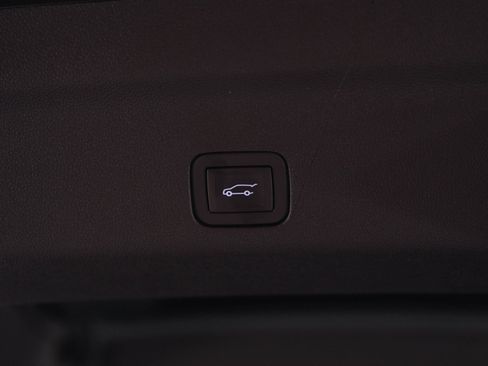 Used 2025 GMC Yukon Denali w/ Denali Reserve Package AWD/4WD image 19