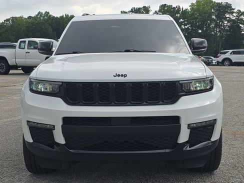 Used 2025 Jeep Grand Cherokee L Limited w/ Black Appearance Package RWD image 8