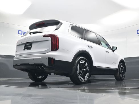 Certified 2024 Kia Telluride S w/ S Sunroof Package image 47