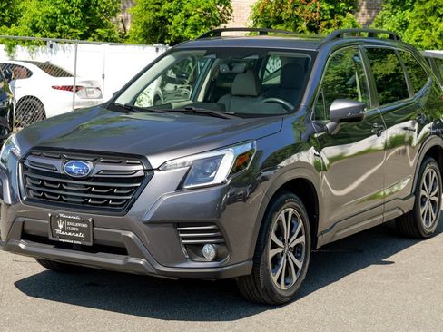 Used 2023 Subaru Forester Limited AWD/4WD image 3