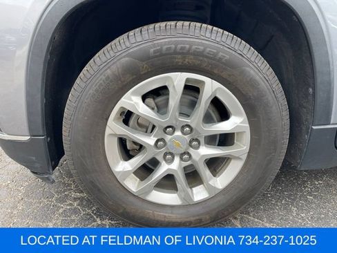 Used 2020 Chevrolet Traverse LT w/ Driver Confidence II Package AWD/4WD image 5